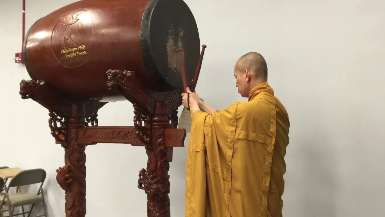 Trống Chùa – Biểu Tượng Thiêng Liêng Trong Chùa, Đình, Đền Trong trong dinh den – Gan bo voi doi song tin nguong dan gian 1