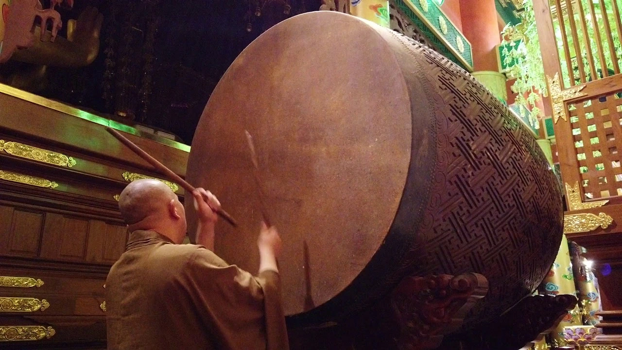 Trống Chùa – Biểu Tượng Thiêng Liêng Trong Chùa, Đình, Đền Y nghia tam linh sau sac cua trong chua