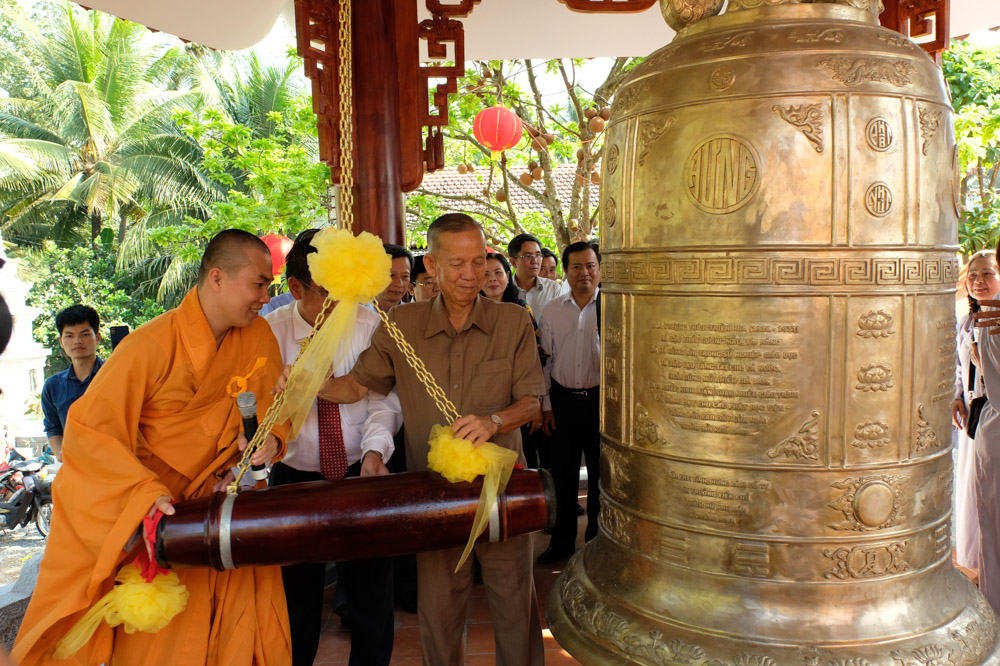 Cách đánh chuông chùa theo nghi thức cổ truyền Phật giáo Việt Nam cach danh chuong chua theo nghi thuc phat giao viet nam 1