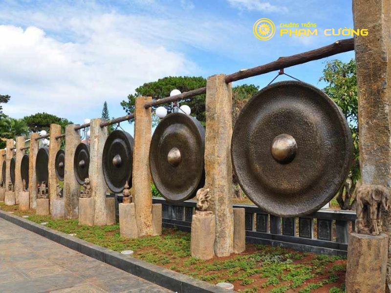 chiêng đồng cổ
