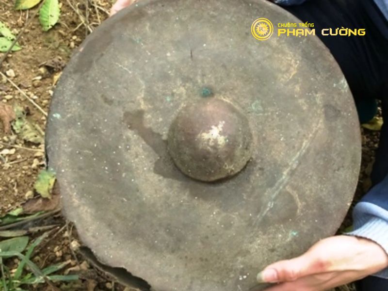 chiêng đồng cổ