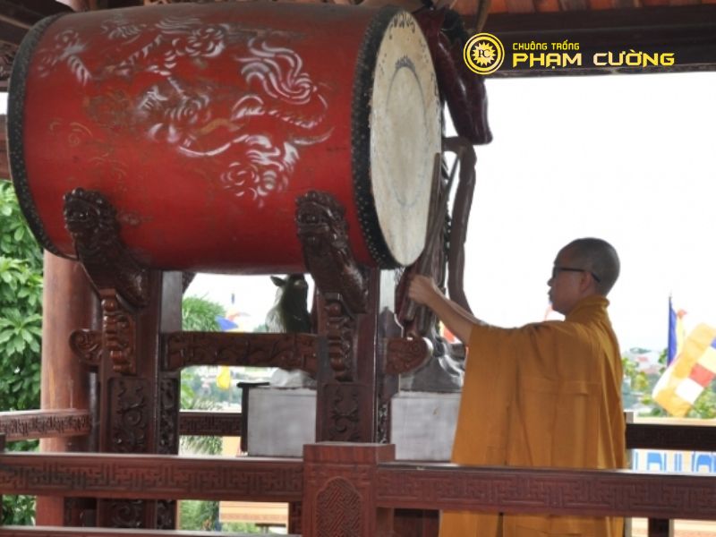 tiếng chuông trống bát nhã