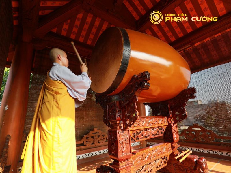 tiếng chuông trống bát nhã
