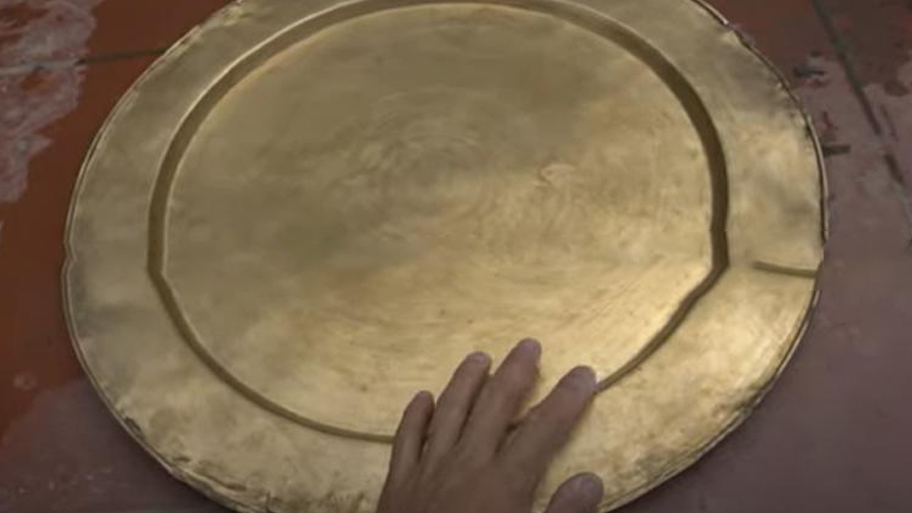 Kiểm tra lớp Patina của mâm đồng