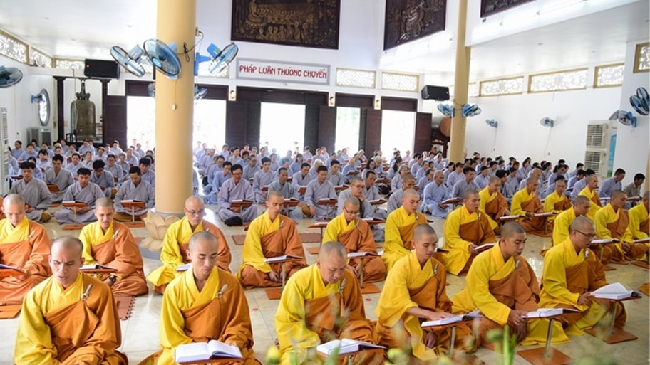 Phân biệt niệm Phật và tụng kinh